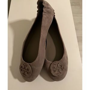 NEVER BEEN WORN. Grey suede Tory Burch classic ballet flats.